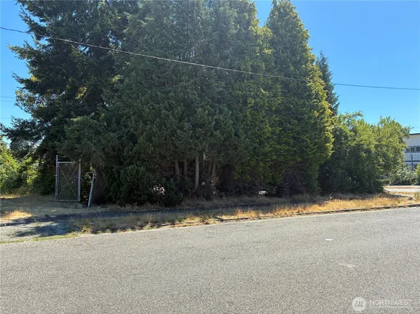 3857 E Spokane Street, Tacoma, WA 98404