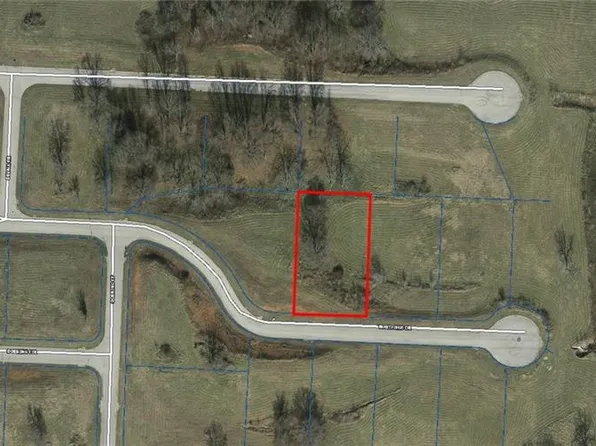 300 Whitfield Dr, Pea Ridge, AR 72751