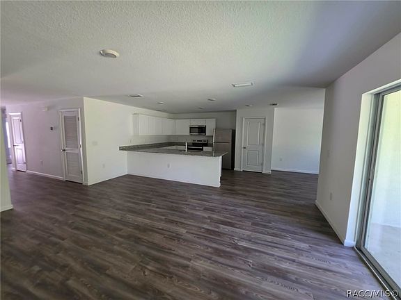 5th image of 9610 N San Jose Way
