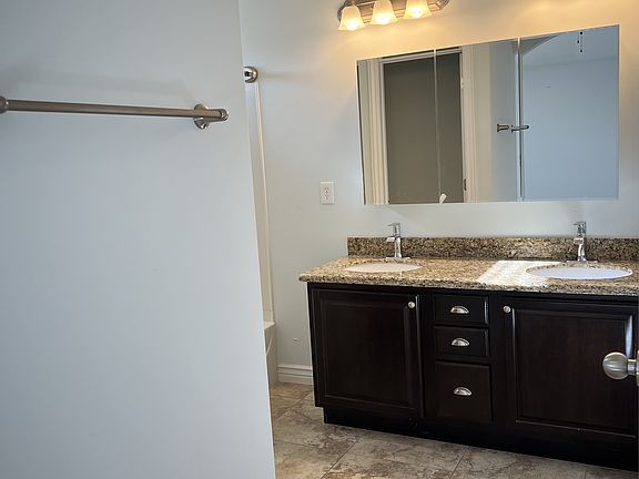 5th image of 1001 W Village Bend Ln #1001