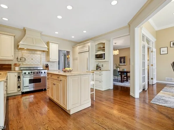 8 Boland Dr, West Orange Twp., NJ 07052