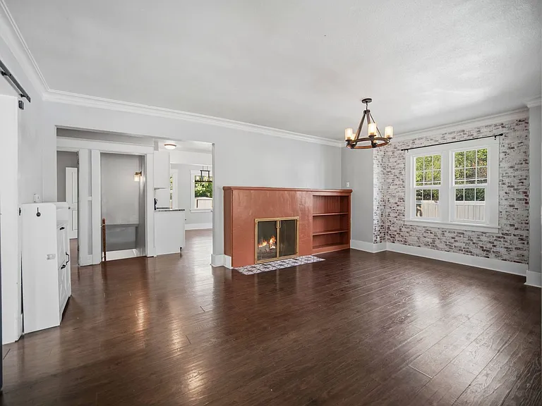 2527 W Liberty Ave — Photo 25