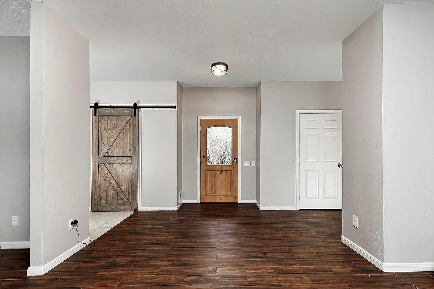 4 bed, 2.5 bath, 3169 sqft, $4,250 — Photo 3