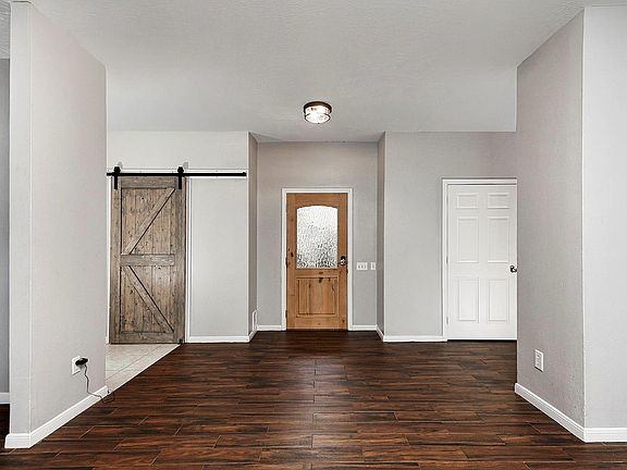 3rd image of 44 Lake Forest Cir
