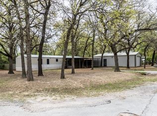 1700 Pelican Dr N, Azle, TX 76020