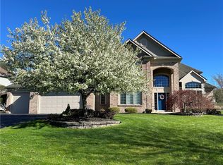 21 Fairpoint Dr, Fairport, NY 14450