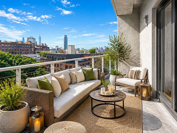 3rd image of 99 Gold St APT 5F