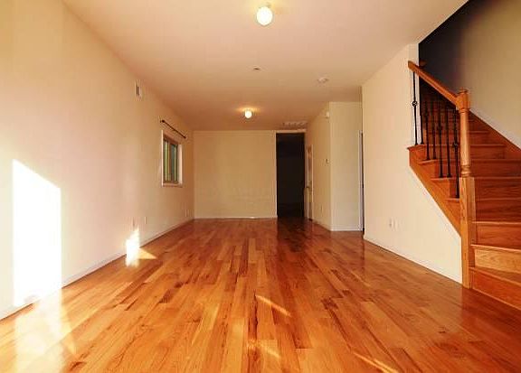4th image of 35 Cannon Ave