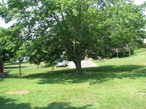 2nd image of 16399 Woodcliffe Dr