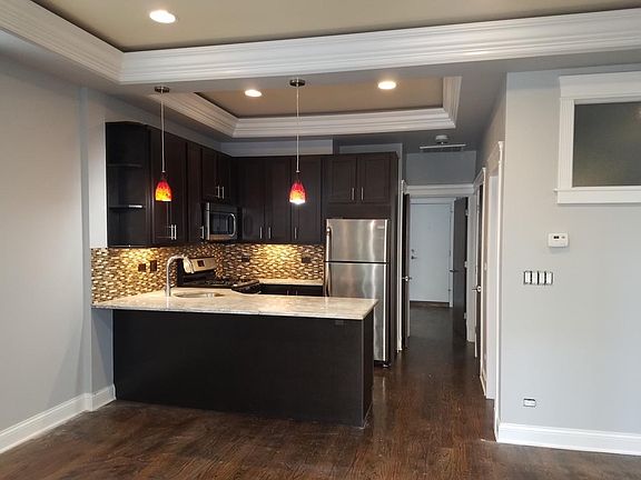 2nd image of 2063 N Western Ave #3R