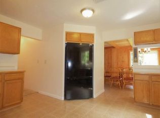 1068 Wards Creek Rd, Rogue River, OR 97537