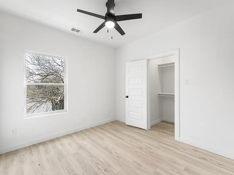 206 W Brooklyn Ave — Photo 8