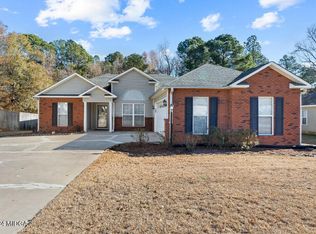 203 Roaring Forks Dr, Bonaire, GA 31005
