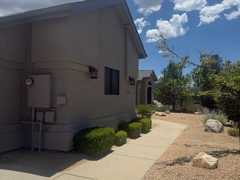 665 N Creekside Dr — Photo 24