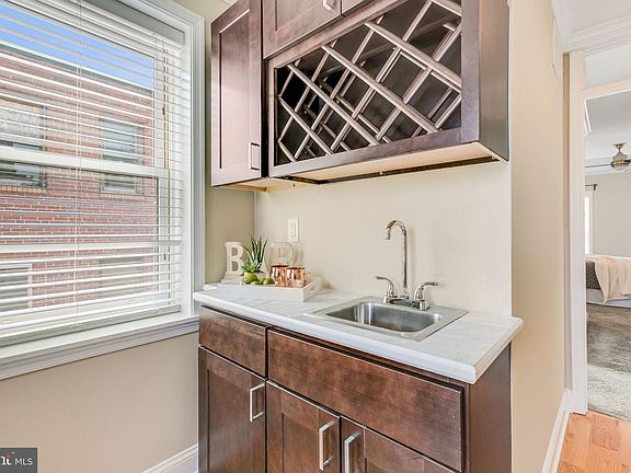 5th image of 2034 Eastern Ave
