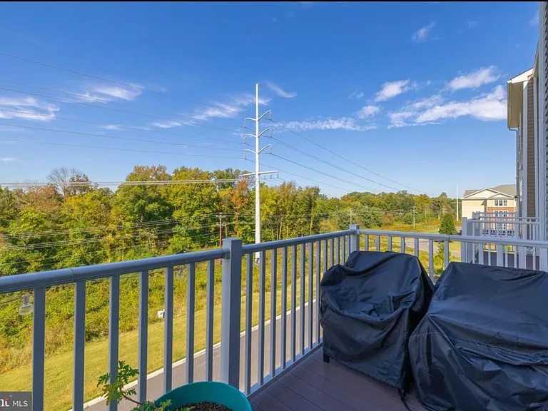 5924 Laurel Bed Ln #B — Photo 6