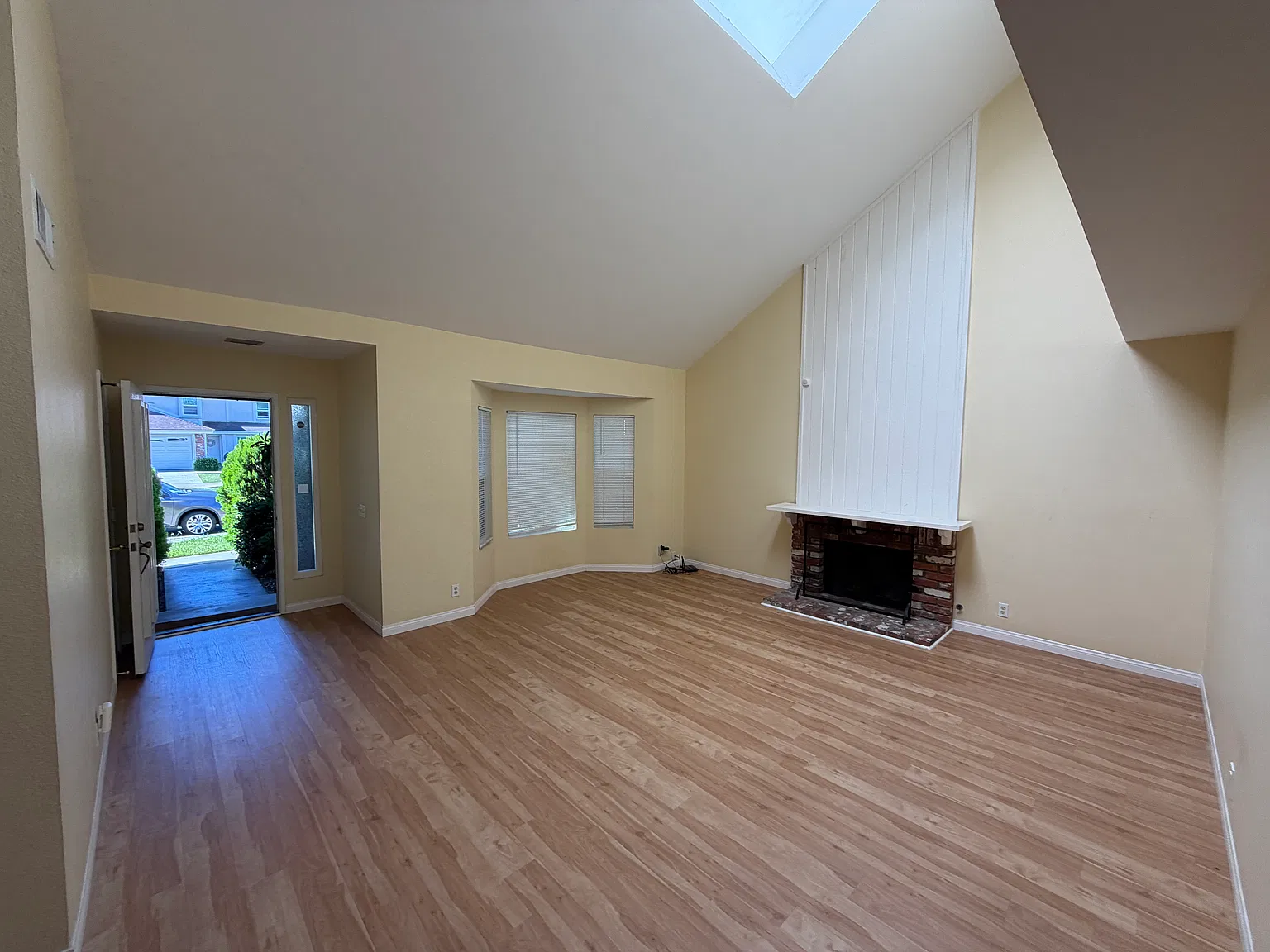 15 Lewis — Photo 3