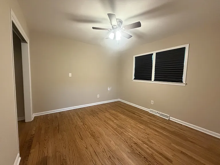 120 Pinewood Dr — Photo 9