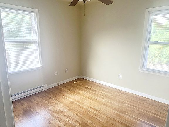 5th image of 2698 Byron St #1