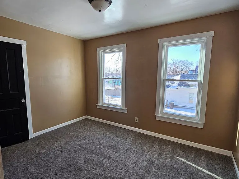 1308 S Western Ave — Photo 8