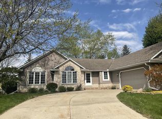 2400 Judith LANE, Waukesha, WI 53188