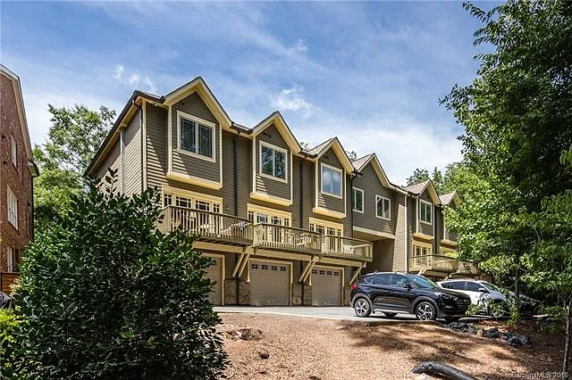 1634 Lombardy Cir — Photo 12