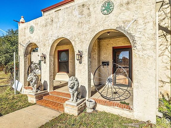 5th image of 2318 Dallas St