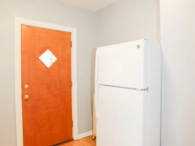 3803 N Lincoln Ave #2N — Photo 2