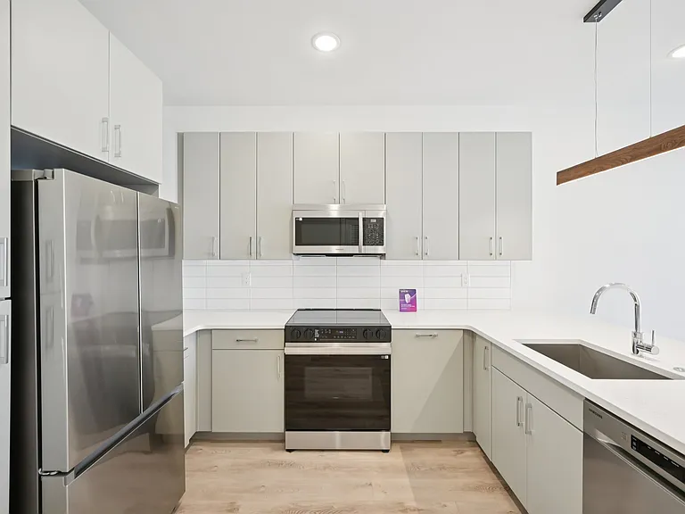 The Jordan Residences — Photo 55