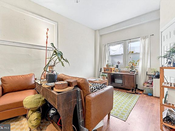 4th image of 4336 Manayunk Ave