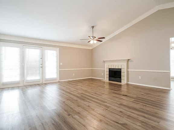 4th image of 505 Grady Ln
