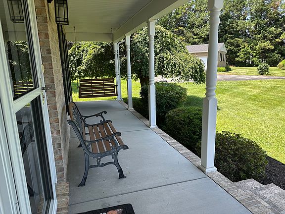 2nd image of 504 Ethel Ct