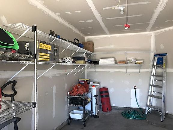 one car garage on 1st floor