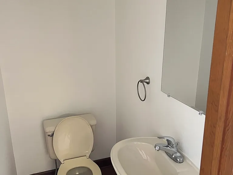 1/2 bath off of the eat in kitchen