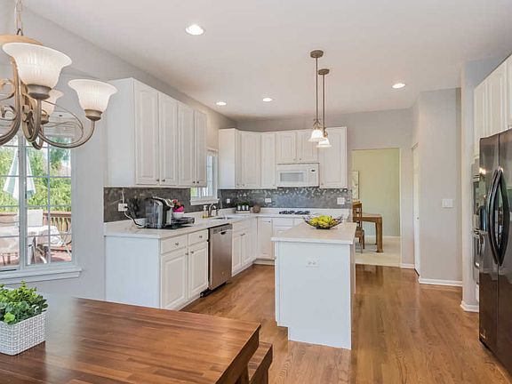 5th image of 7412 Bradford Ct