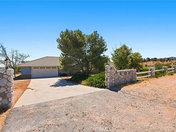 3rd image of 8451 Sky Harbor Rd