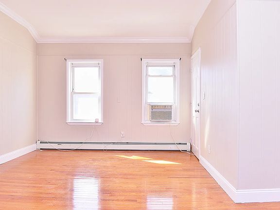4th image of 176 Terrace Ave Floor 3