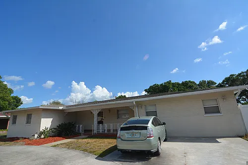 3114 W Cypress St Photo 1