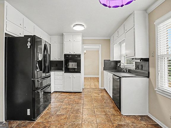 4th image of 3419 Columbia Ct