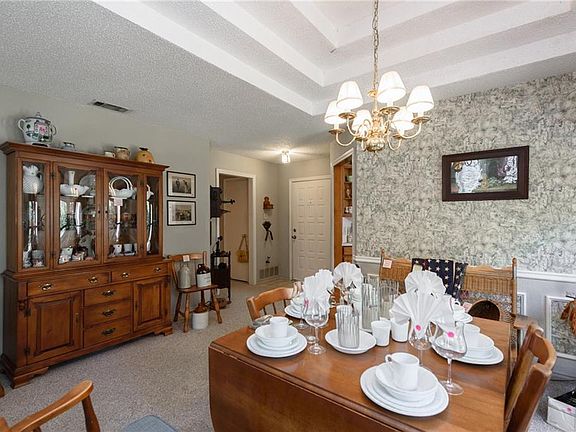 5th image of 2225 Oak Bluff Dr