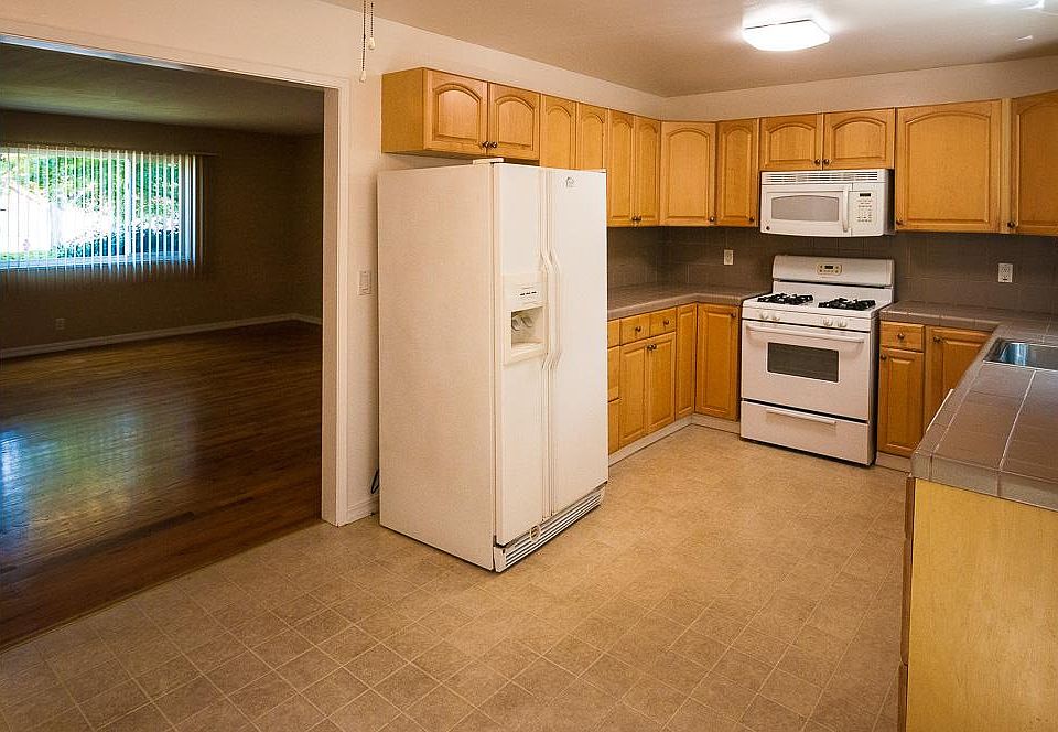 1st image of 1224 Brookfield Ave #1
