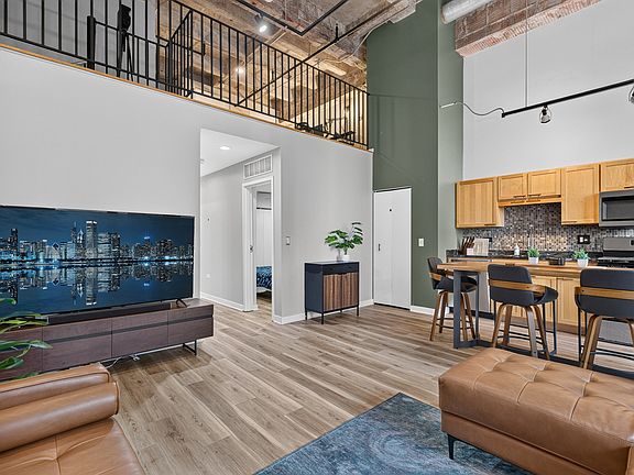 4th image of 20 N State St APT 1012