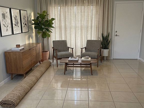 2nd image of 1912 Honour Rd APT 2