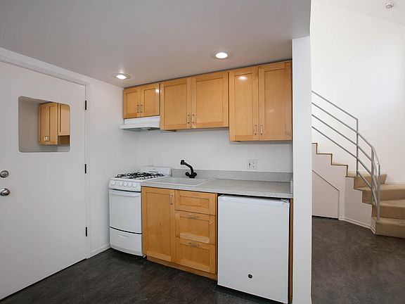 5th image of 3016 Ruskin St
