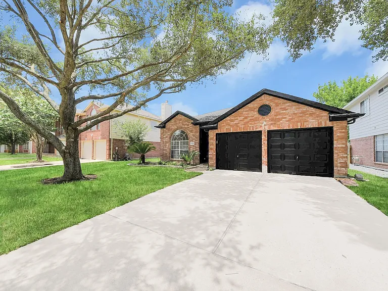 22722 Birch Point Dr — Photo 3
