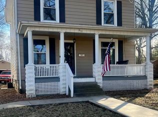 813 W Douglas Ave, Jacksonville, IL