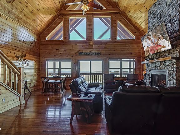 3rd image of 2422 Majestic View Way