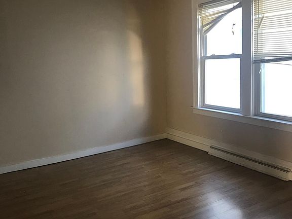 3rd image of 1418 E Delavan Ave #1