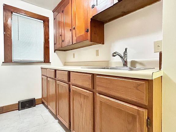 5th image of 56 Walnut St #A