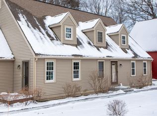 37 Balmoral Dr, Stratham, NH 03885
